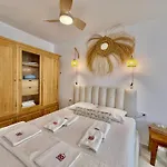 Boho With Rooftop Pool Daire