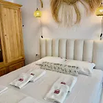 Boho With Rooftop Pool Daire *